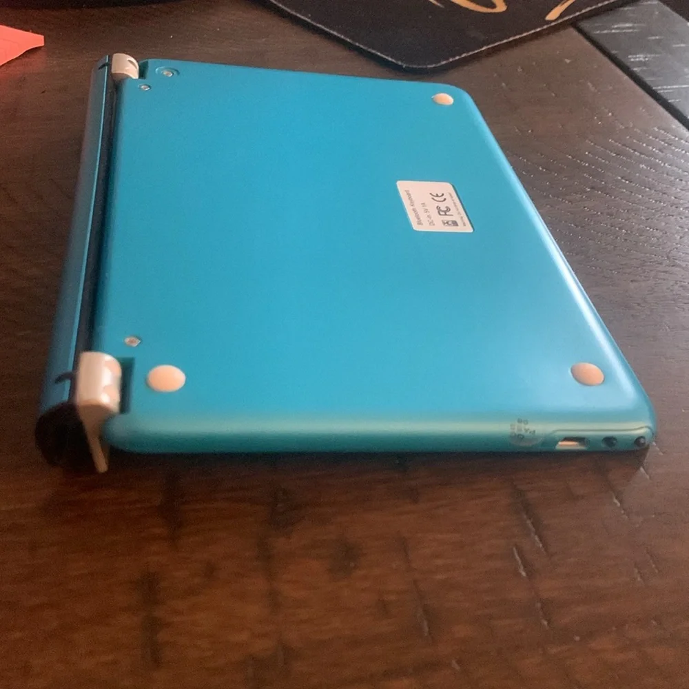 Used IPad Mini keyboard